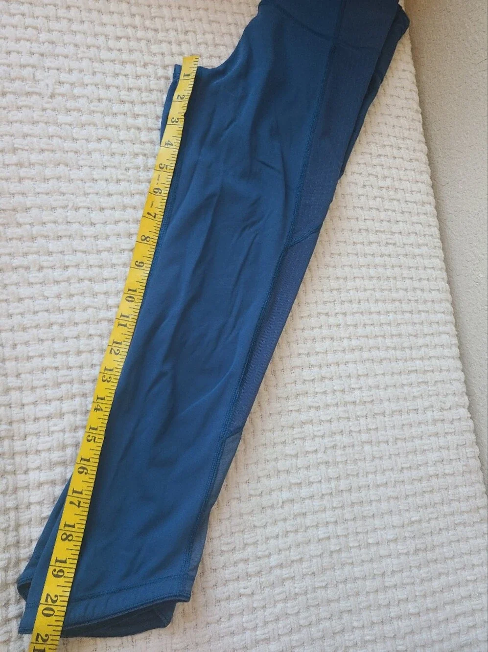 Lululemon Athletica Body Con Crop Teal Leggins Size 6